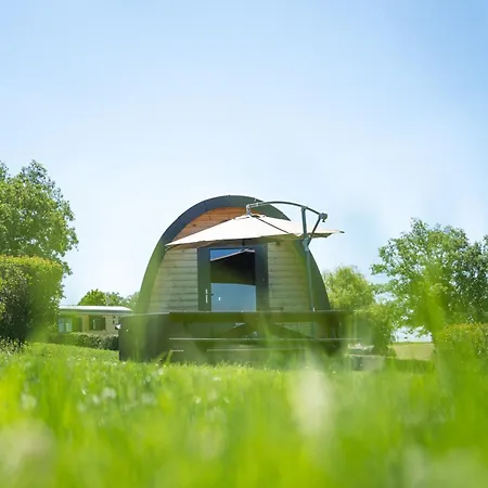 Des Bois Jacuzzi Campsite